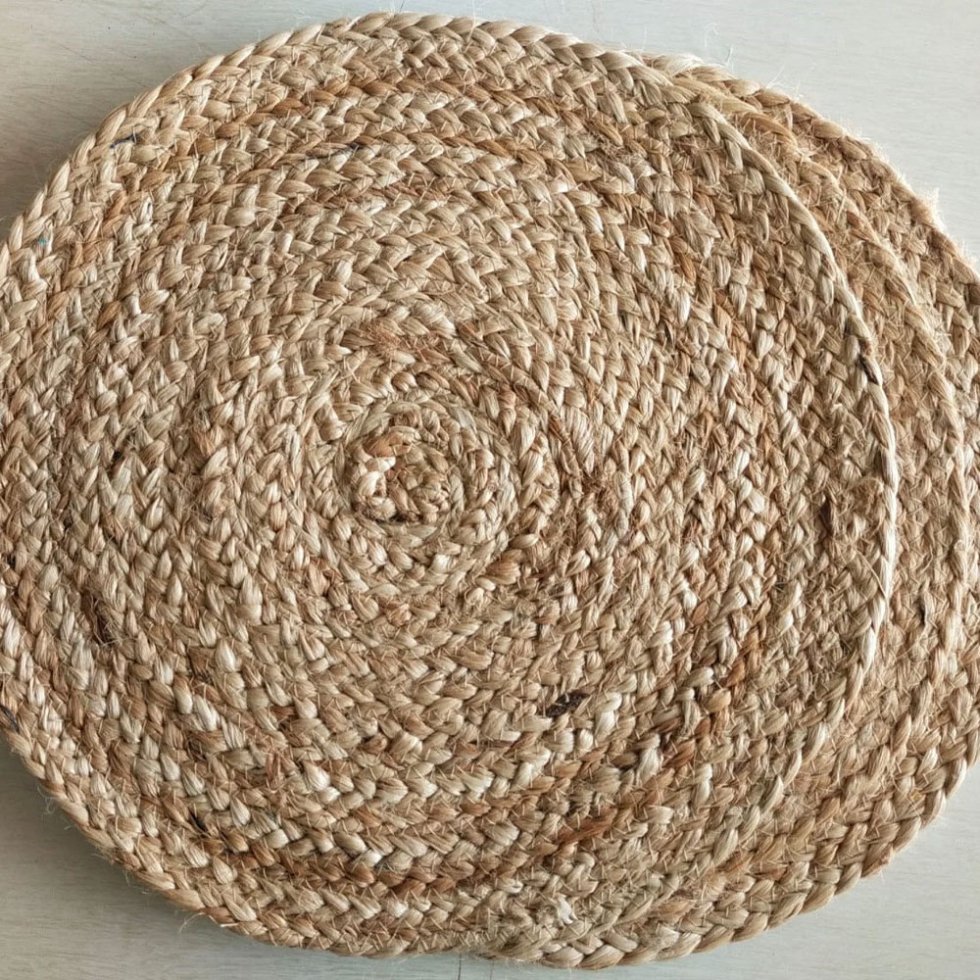 Tovagliette rotonde intrecciate in iuta - immagine 2