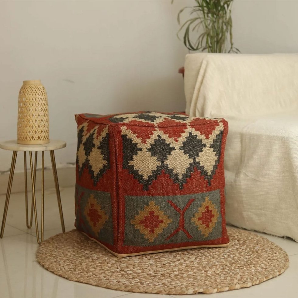 Pouf kilim orientale in lana e iuta
