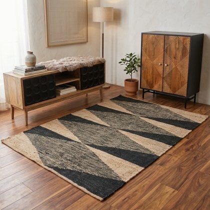 Black and tan diamond pattern hemp and jute rug