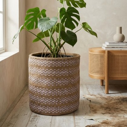 Brown jute round basket