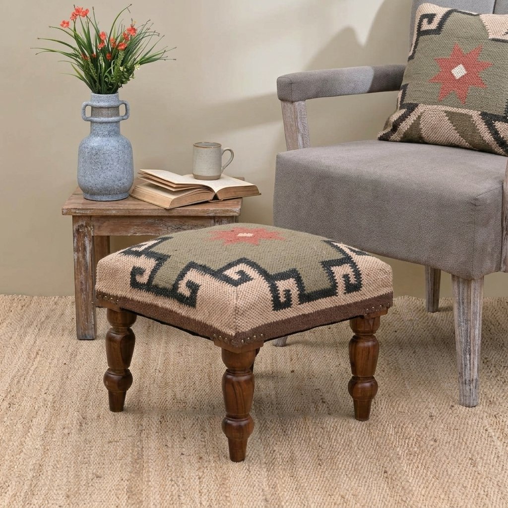 Sgabello ottomano in iuta decorato color avorio Ivory ornate jute ottoman stool